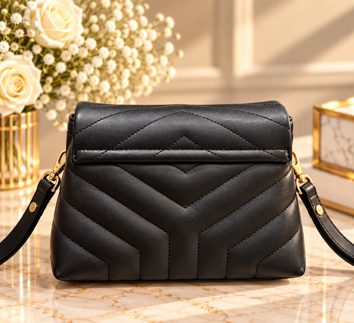 SAINT LAURENT Loulou Medium – 30 × 22 cm