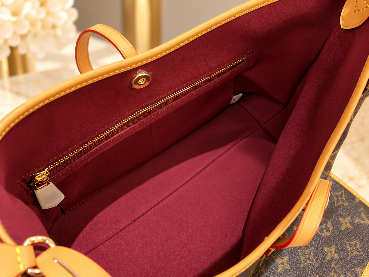 Louis Vuitton CarryAll PM Monogramme