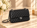 CHANEL Timeless Classique 11.12 – Cuir Caviar Noir & Silver