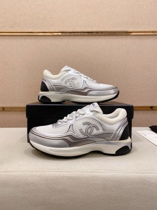 CHANEL CC Logo Sneakers – Blanc & Silver