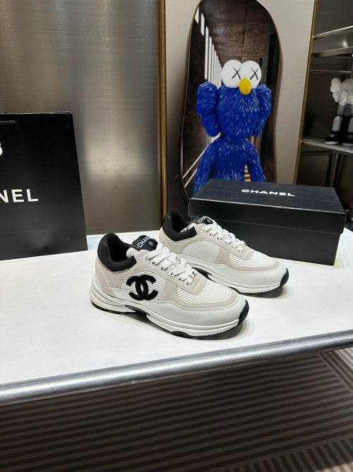CHANEL Sneakers – Blanc & Noir