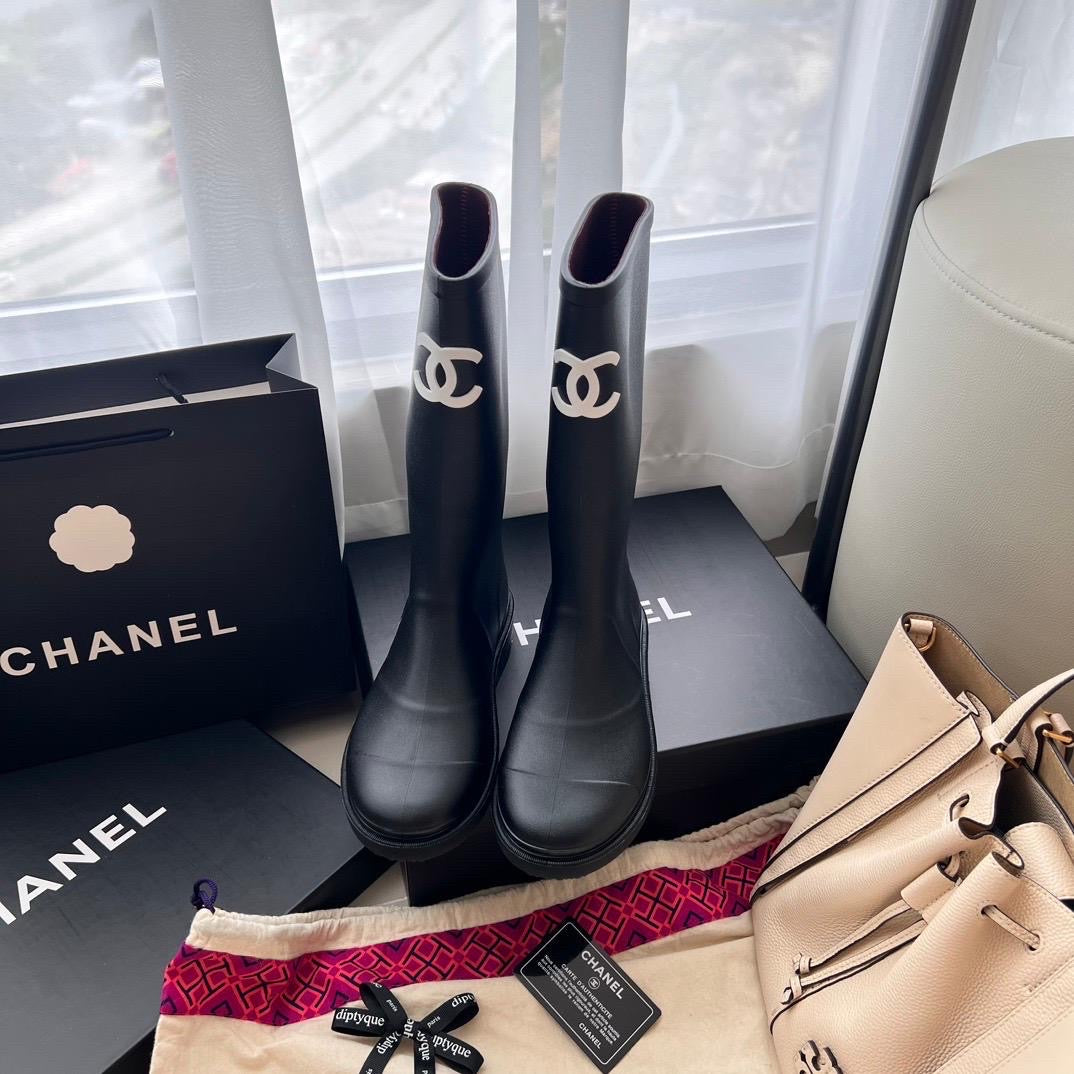 CHANEL Bottes de pluie en caoutchouc – Noir